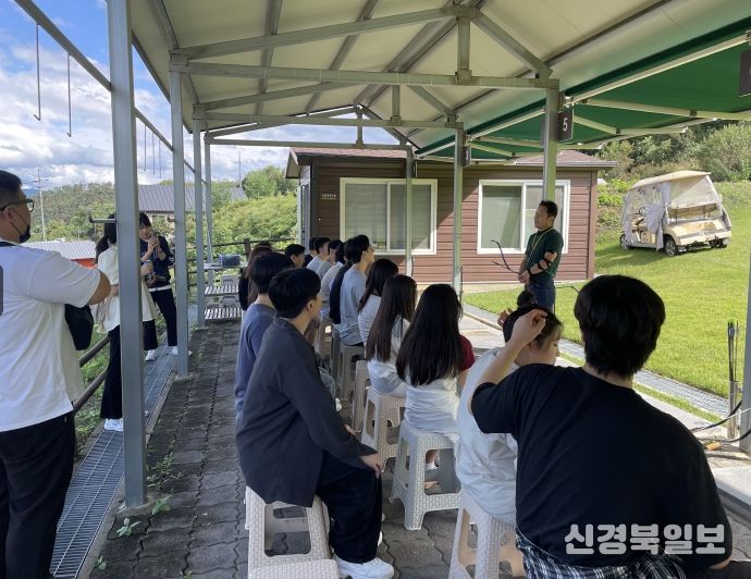 경주시 화랑마을 청소년운영위원회와 대구 수성구청소년수련원 청소년운영위원회가 20일부터 21일까지 화랑마을에서 교류캠프를 열었다