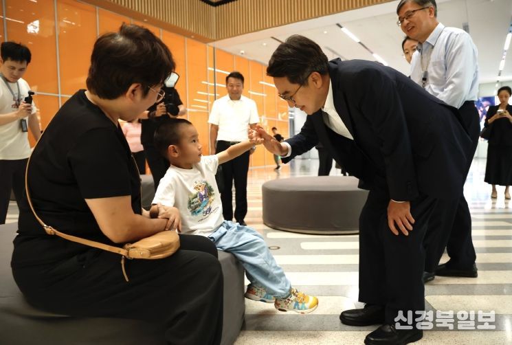 김동연 지사, 경기도서관과 중국 최대 ‘상하이도서관’ 상호 교류 협력 제안