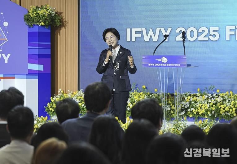 개막식에서 소감을 발표하는 김미경 은평구청장 모습