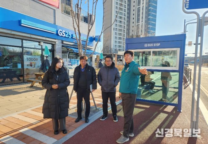 공진혁 운영위원장, 청량읍 교통 불편 해소 위한 현장 점검