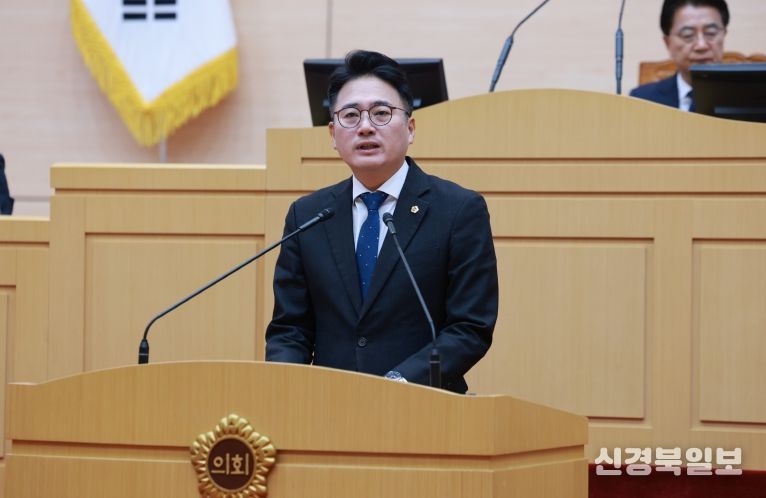 진호건 전남도의원이 본회의장에서 5분자유발언을 하고 있다.