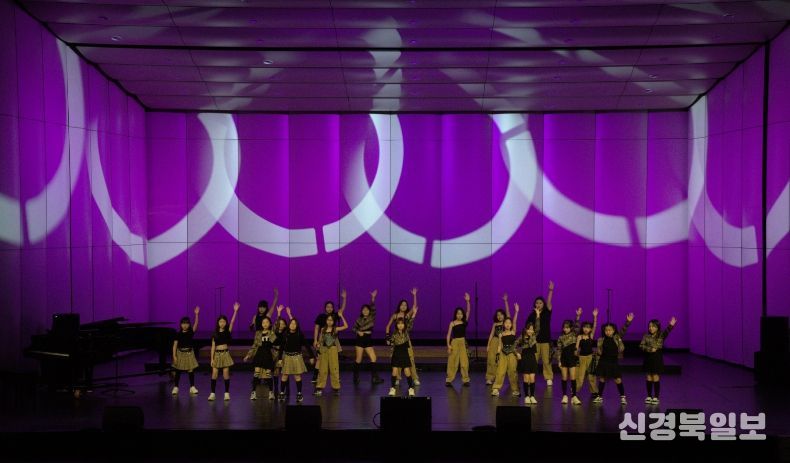 2025년 댄스 공연장면