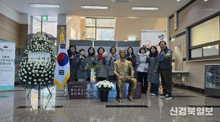 정토경전대학 수강생 기념촬영 사진