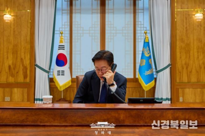 '또 럼' 베트남 당서기장 연임 축하 통화(청와대)