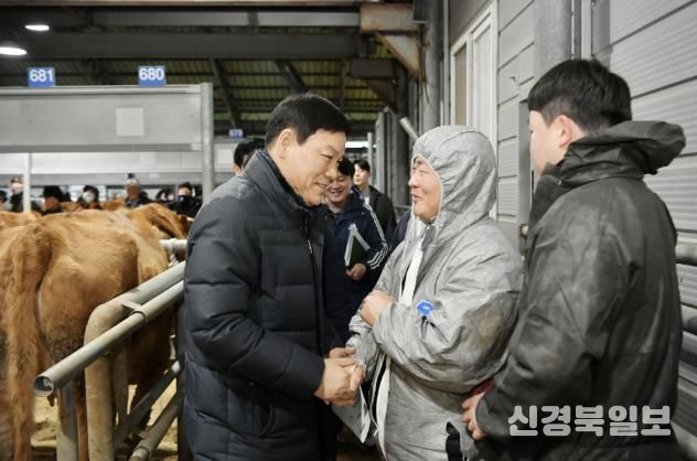 담양군, 설 앞두고 가축시장 현장 방문
