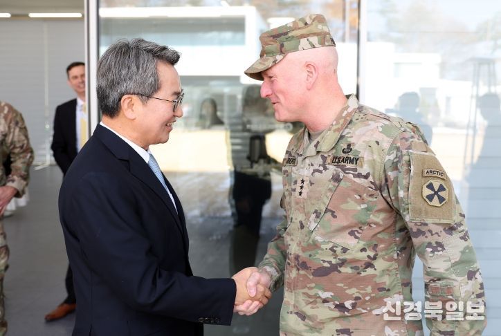 김동연 경기도지사, 조셉 힐버트 신임 미8군 사령관 만나 한미동맹 강화 위한 협력 약속