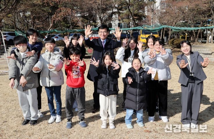 윤건영 충북교육감, 청주 봉명, 영운 지역아동센터 방문해 현장 목소리 청취(사진2)-봉명지역아동센터