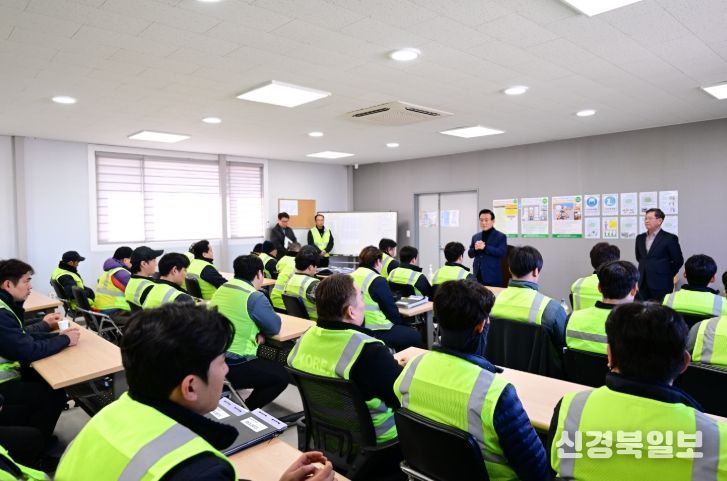 시민 생활환경 책임지는 현장 근로자 격려