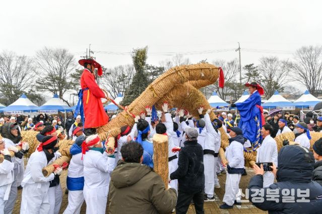 지난해 순흥초군청민속문화재 성하·성북 줄다리기 모습