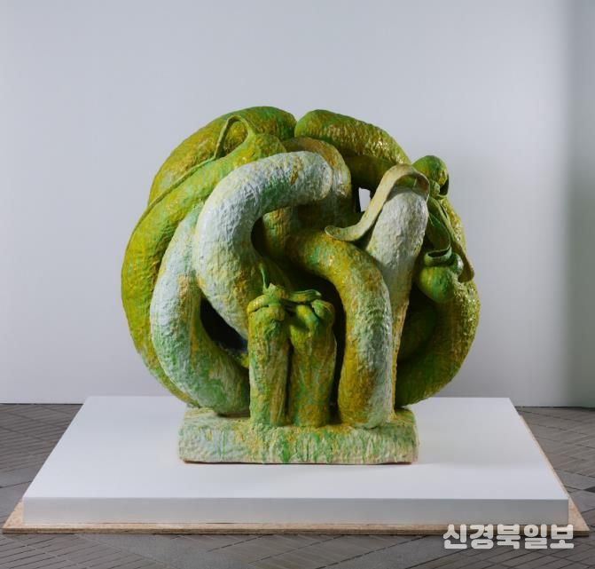 2024경기도자비엔날레_국제공모전_대상_위 매트 웨델(미국), 결실結實의 풍경,2017.