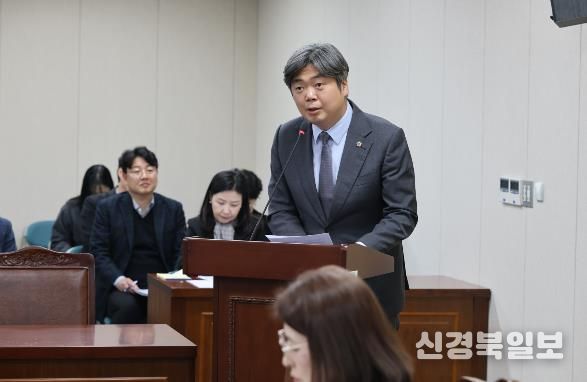 조례안 제안설명 중인 박원종 전남도의원