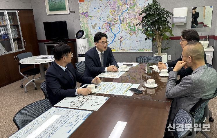 황성환 전라남도부교육감과 최승복 광주광역시부교육감이 9일 협의회를 갖고 있다.