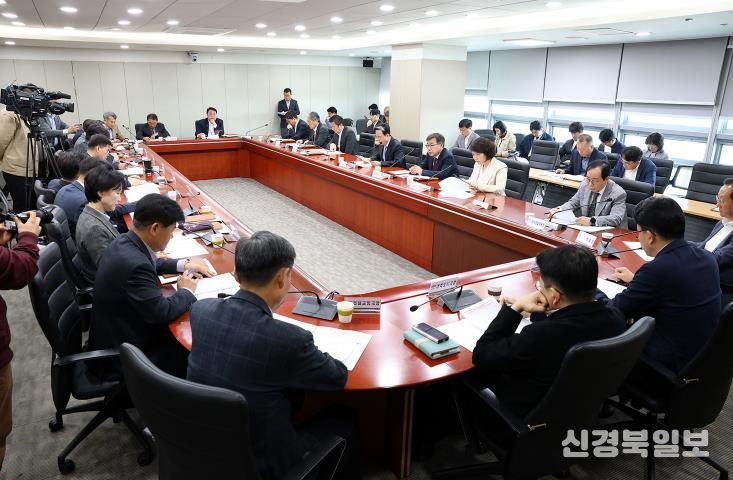 충청남도 김태흠 지사 “지역경제 회복 전방위 노력을”